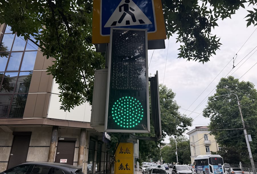 В Махачкале завершили модернизацию 39 светофоров