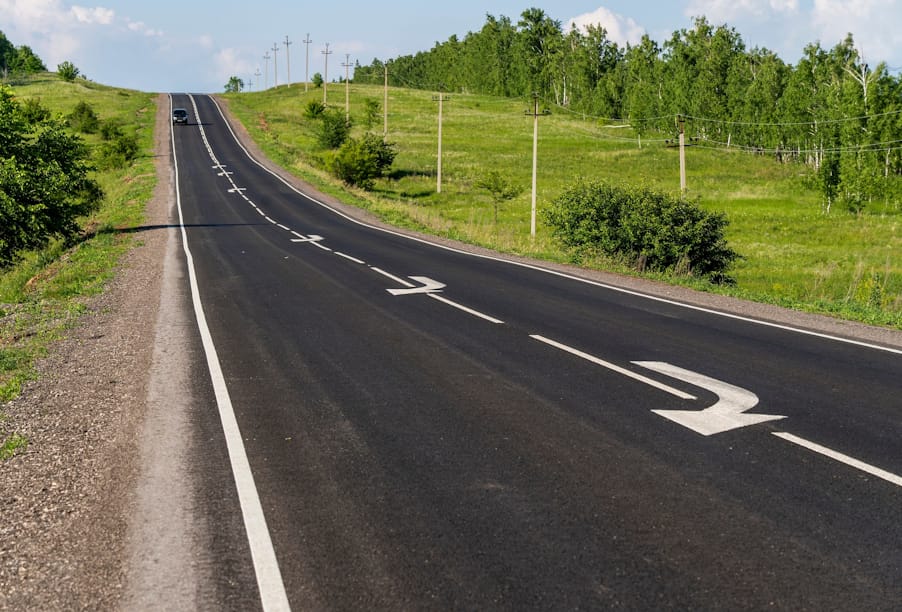 В Самарской области в этом году обновят 143 км маршрутов к образовательным учреждениям